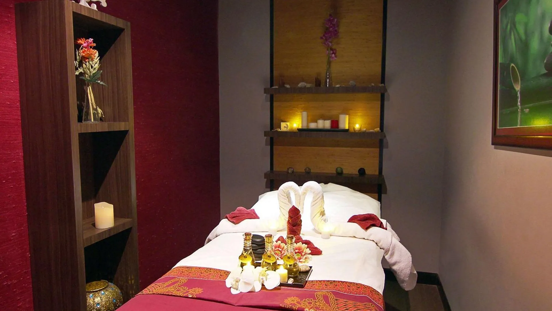 Novotel World Trade Centre Dubai 4*,