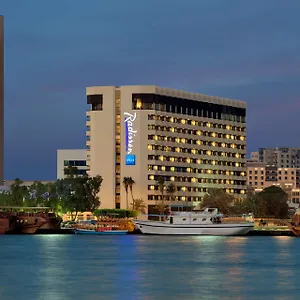 Radisson Blu Hotel, Deira Creek Dubaj